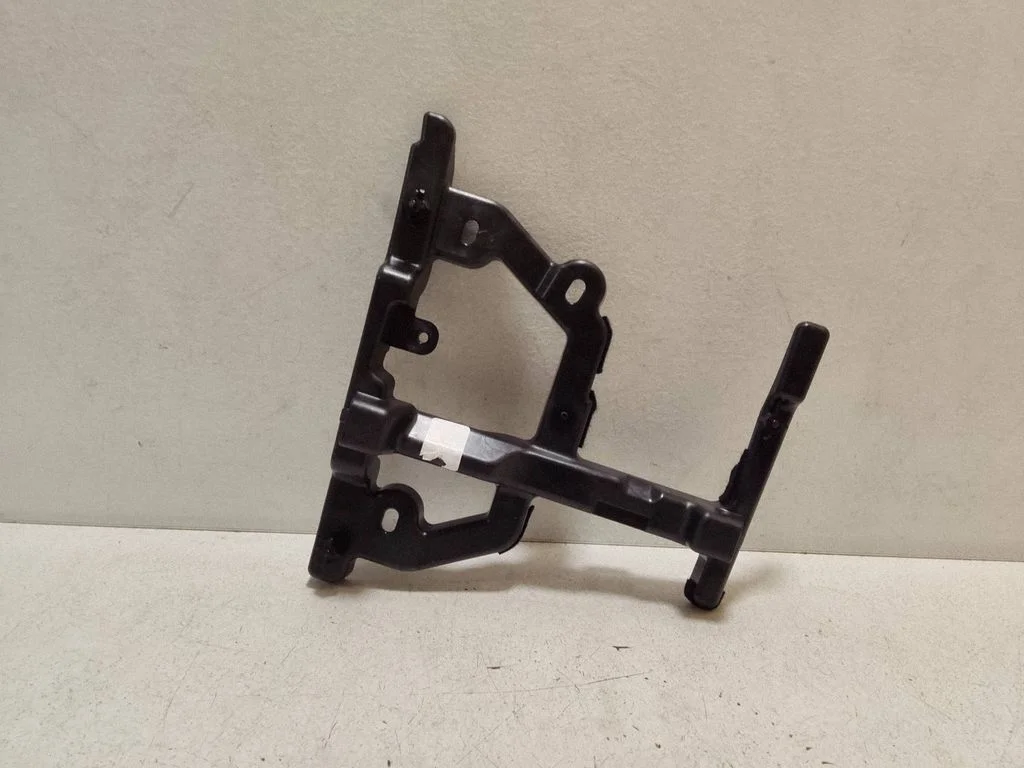 Muu salongiosa 5898733110 – Lexus ES 300h (7th Gen) (2018-2025)