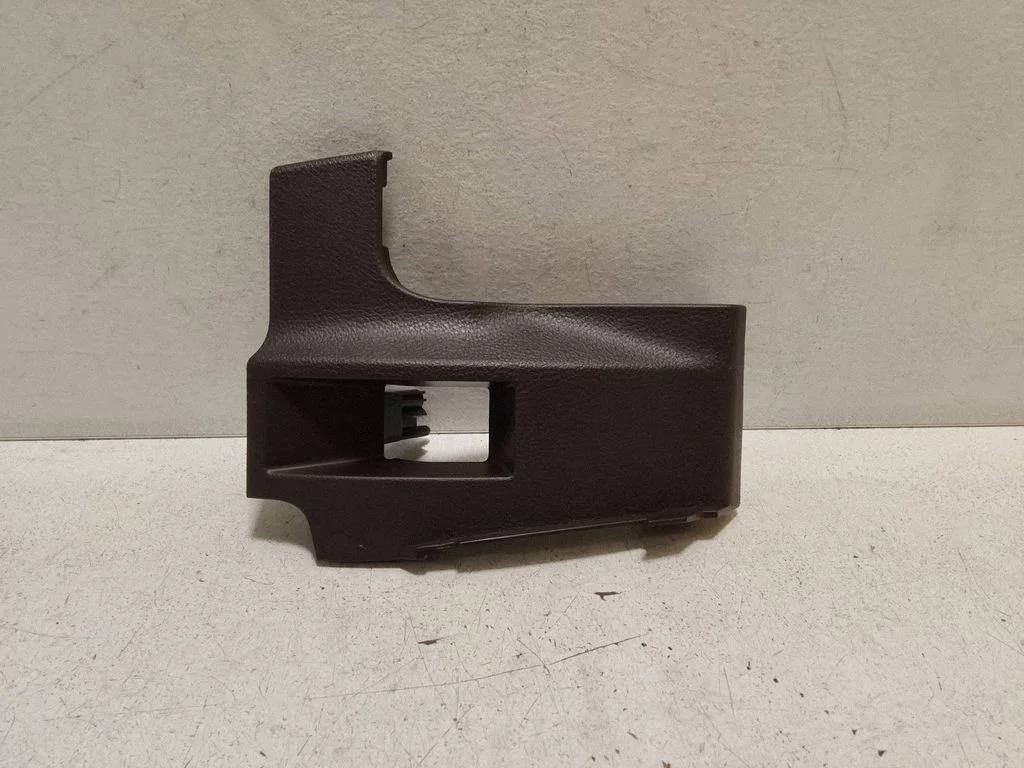Panel trim – Lexus ES 300h (7th Gen) (2018-2025)