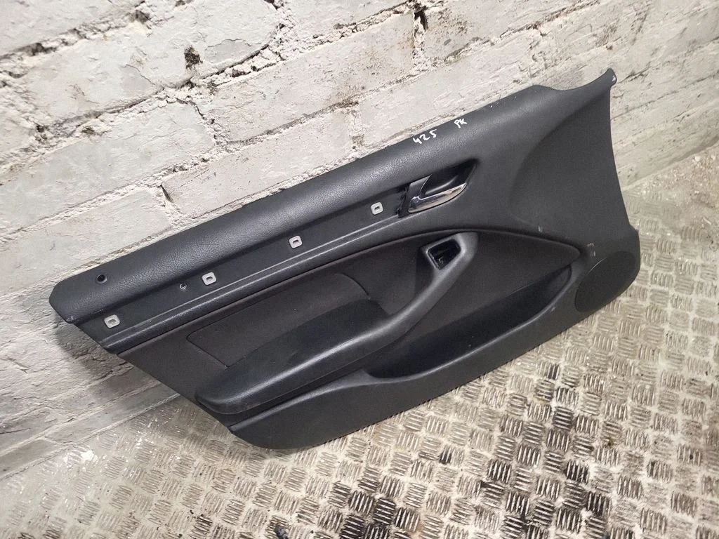 Eesmiste uste sisevooder – BMW 3-seeria E46 (1998-2005)