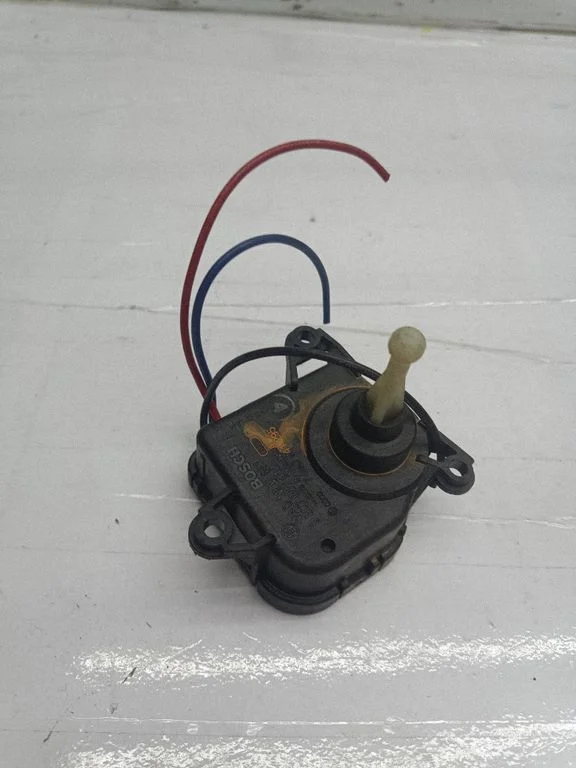 Headlight level adjustment motor 7M0941295