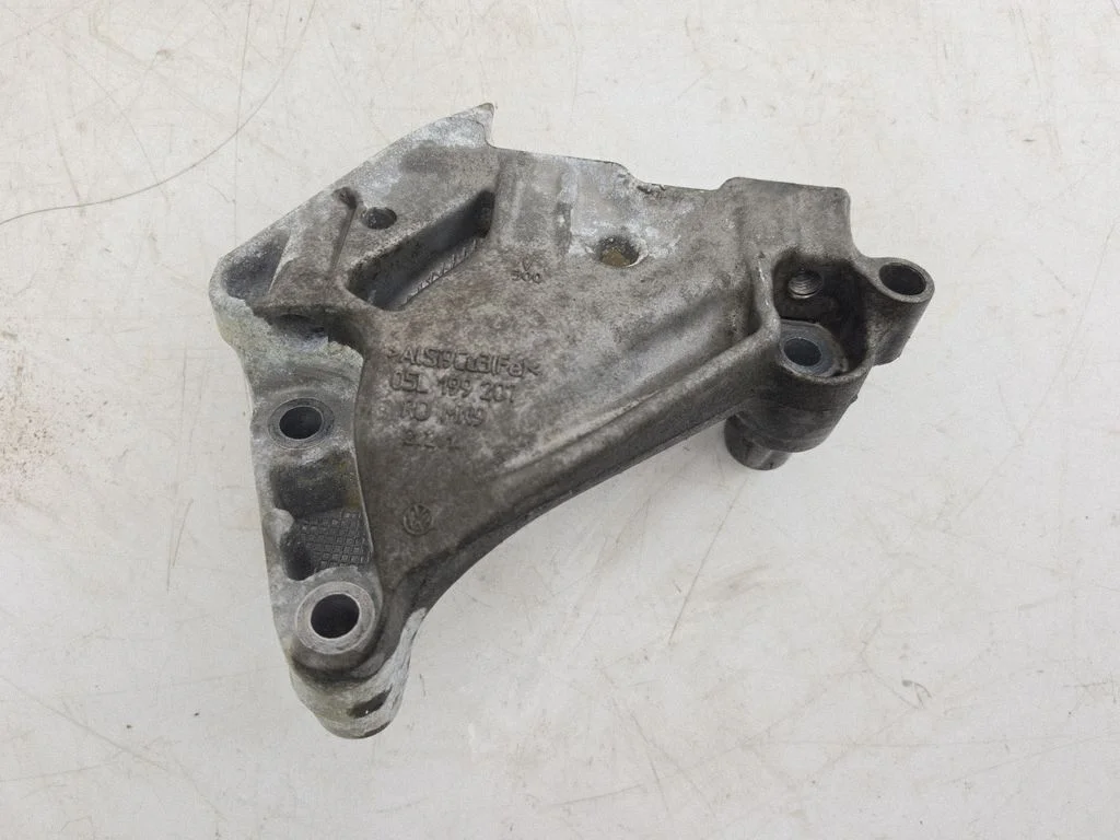 Engine mounting bracket 05L199207
