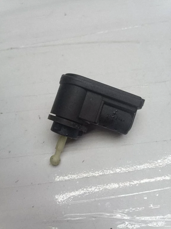 Lukturu augstuma regulēšanas motoriņš – Seat Ibiza II (6k) (1993-1999)