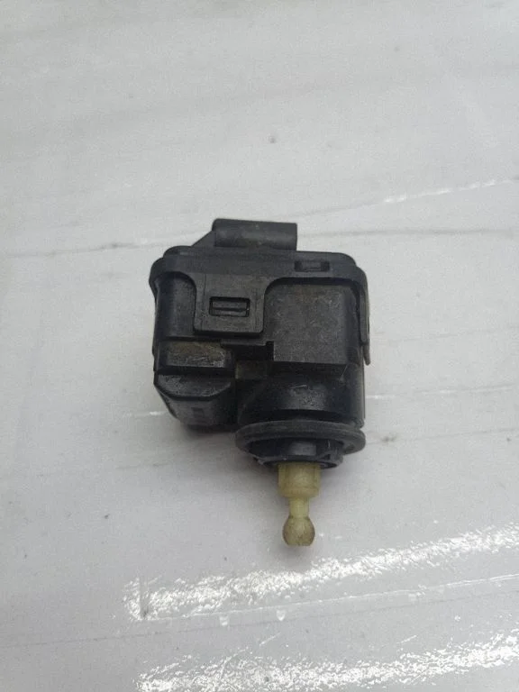 Headlight level adjustment motor 1U0941295