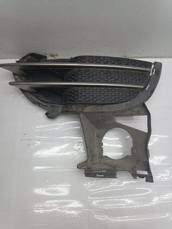 Front fog light trim/grill 7P5121333