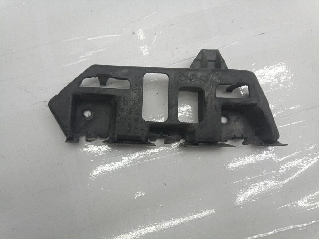 Rear bumper mounting bracket 7P5807483