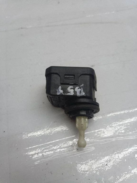 Headlight level adjustment motor 1J0941295C