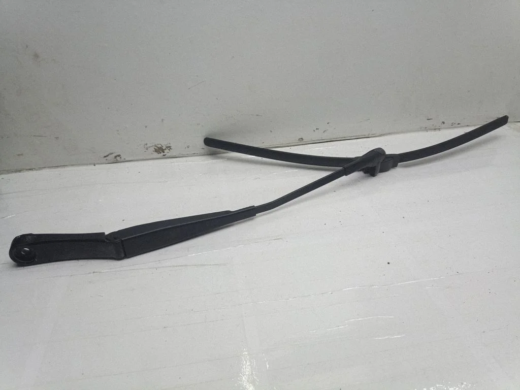 Front wiper blade arm – Porsche Cayenne (92A) (2010-2017)