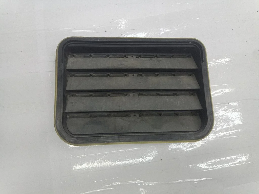 Quarter panel pressure vent – Porsche Cayenne (92A) (2010-2017)