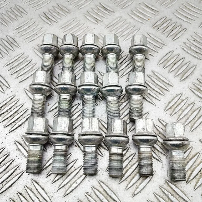 Skrūves/uzgriežņi WHT002438