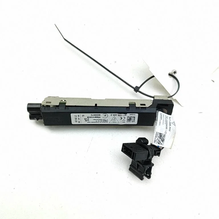 Antenas pastiprinātājs – Porsche Taycan 9J1 (2019-)