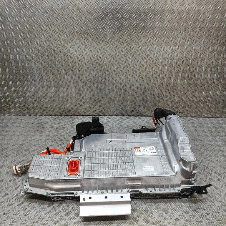 Hibrīda/elektromobiļa akumulators KMYJ30210