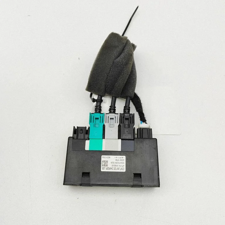 USB control unit – Nissan Leaf II (ZE1) (2017-2025)