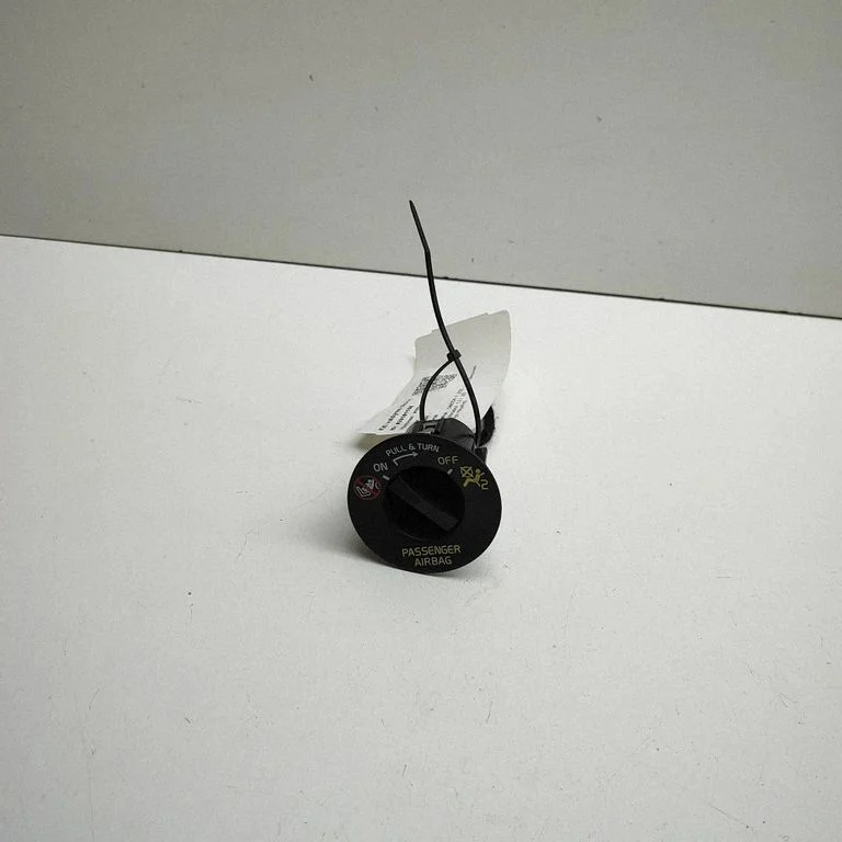 Wyłącznik poduszki powietrznej pasażera 407000298AA – Omoda 7/C7 (2024-)