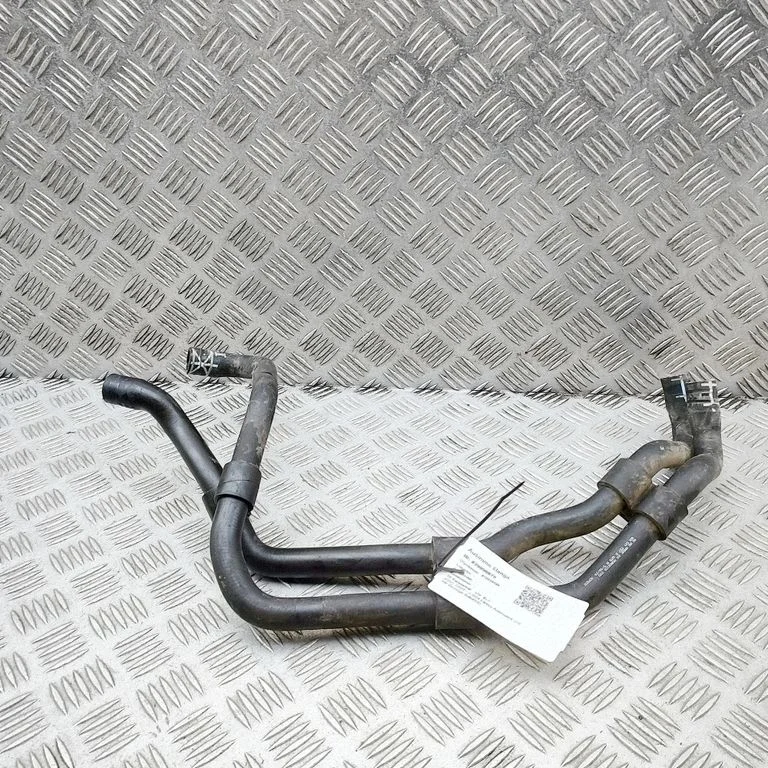 Motora dzesēšanas caurule (-es)/šļūtene (-es) 1EA121157K