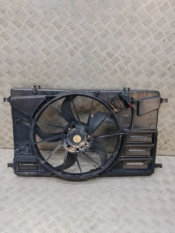 Radiaatori ventilaatori difuusor BK218C607BB