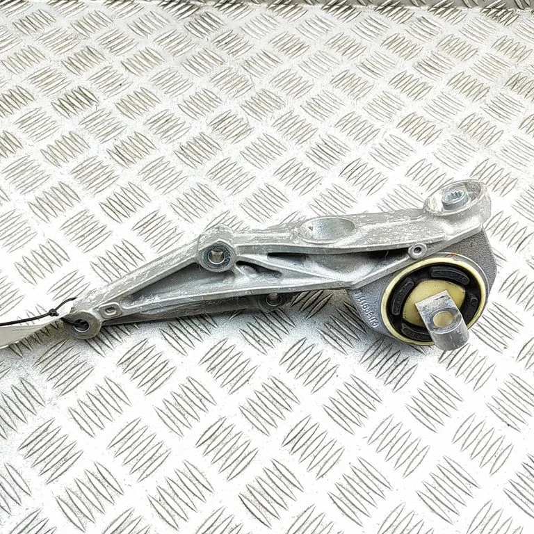Dzinēja spilvens – Porsche Taycan 9J1 (2019-)