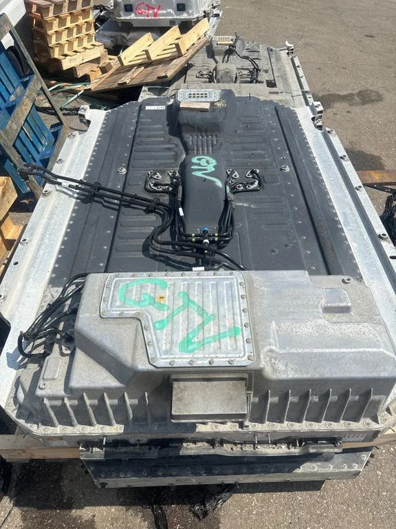 Hübriid-/elektriauto aku – Mercedes-Benz EQC (2019-)