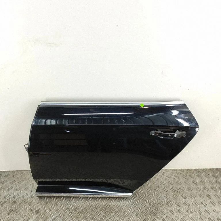 Aizmugurējās durvis 3G8833055N