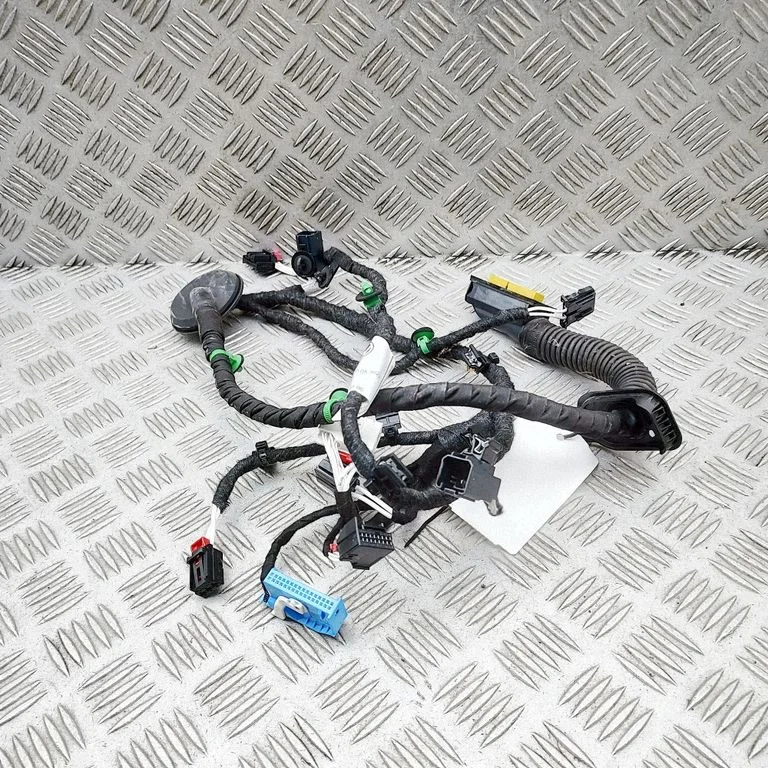 Aizmugurējo durvju vadu instalācija 4L0971841P