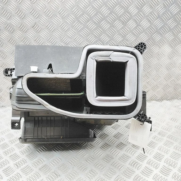 Gaisa filtra korpuss – Volkswagen ID.7 (2023-)