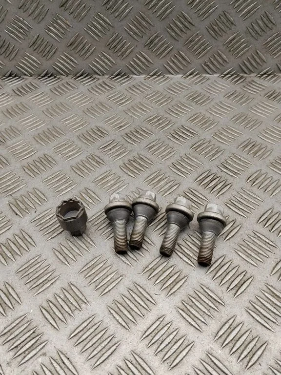 Anti-theft wheel nuts and lock