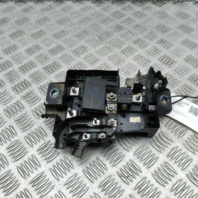 Plussjuhtmete ühendussõlm 31473877