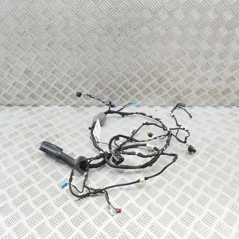 Esiukse juhtmestik 5A48F74