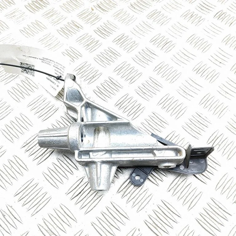 Engine mounting bracket 9J1820881A