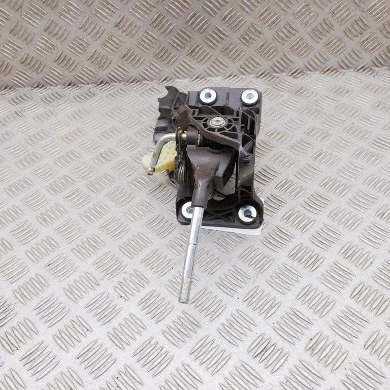 Gear selector mechanism BK2R7C453MLE