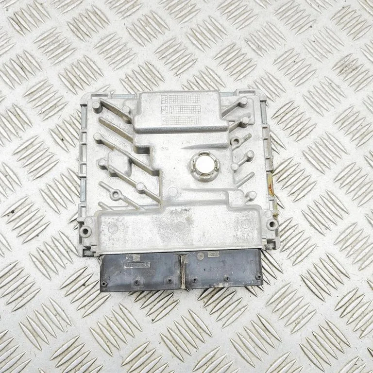 Dzinēja vadības bloks 5WA18004