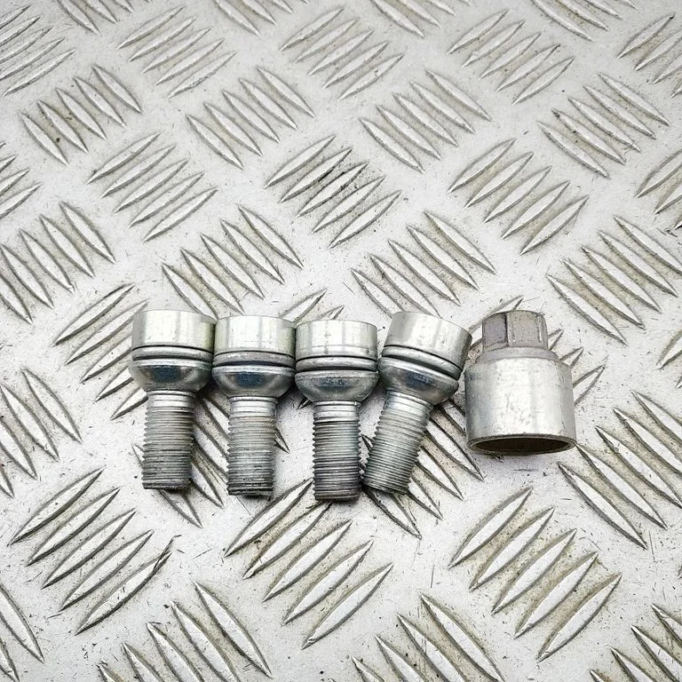 Anti-theft wheel nuts and lock – Volkswagen ID.7 (2023-)