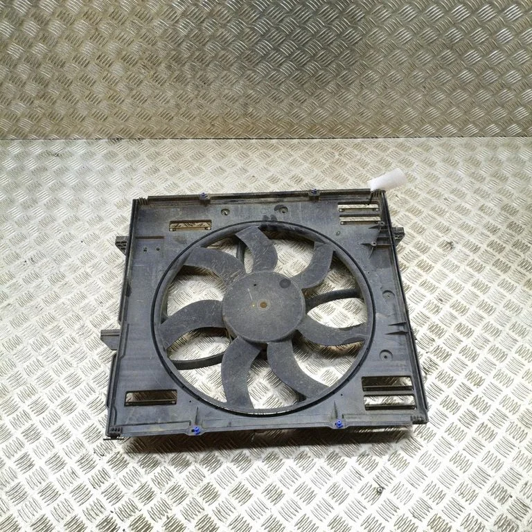 Radiator cooling fan shroud 2H0121201CA