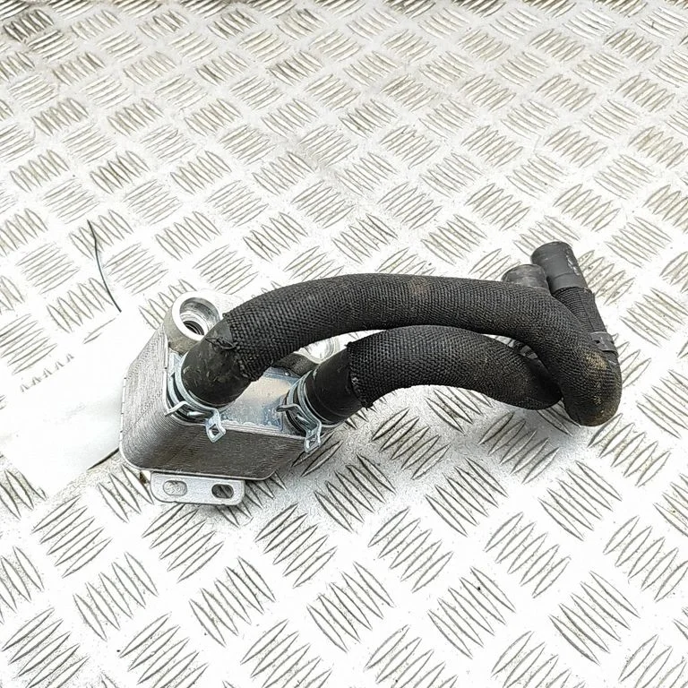 Hibrīda/elektromobiļa akumulatora dzesētājs (ventilators) – Porsche Taycan 9J1 (2019-)