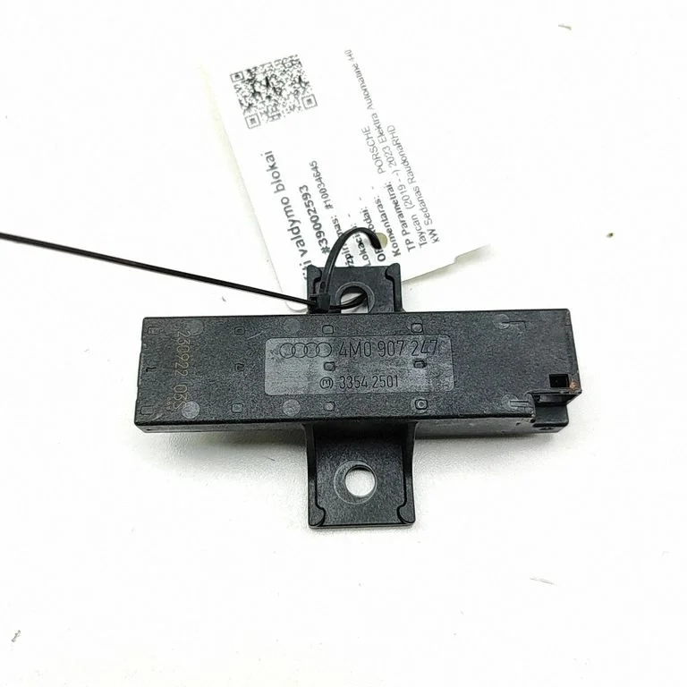 Bezatslēgas sistēmas antena – Porsche Taycan 9J1 (2019-)