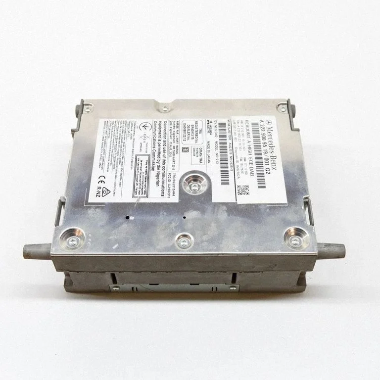 Radio/CD/DVD/GPS head unit A2229009519