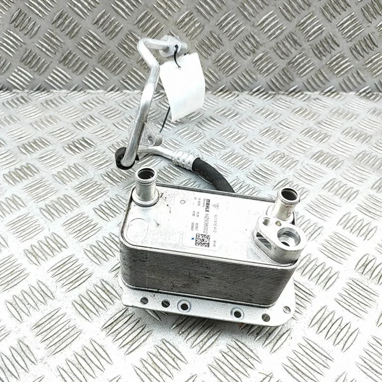 Hibrīda/elektromobiļa akumulatora dzesētājs (ventilators) – Porsche Taycan 9J1 (2019-)