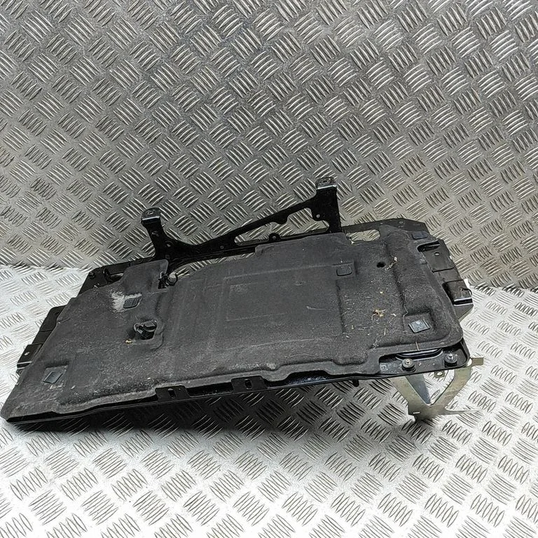 Cita virsbūves daļa – Porsche Taycan 9J1 (2019-)