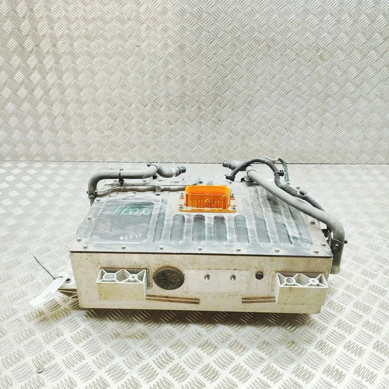 Hübriid-/elektriauto aku 295102137R