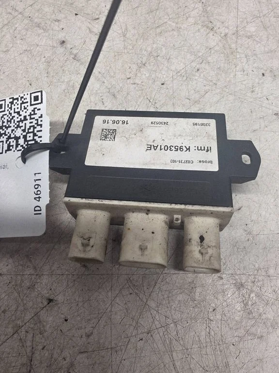 Parkošanās (PDC) sensoru vadības bloks K95301AE