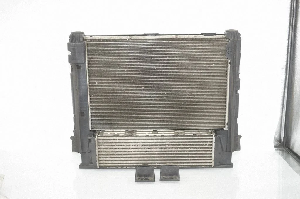 Coolant radiator 7823568