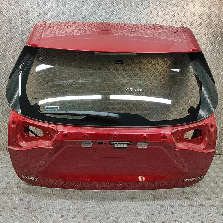 Aizmugurējais vāks (bagāžnieka) 670050D801