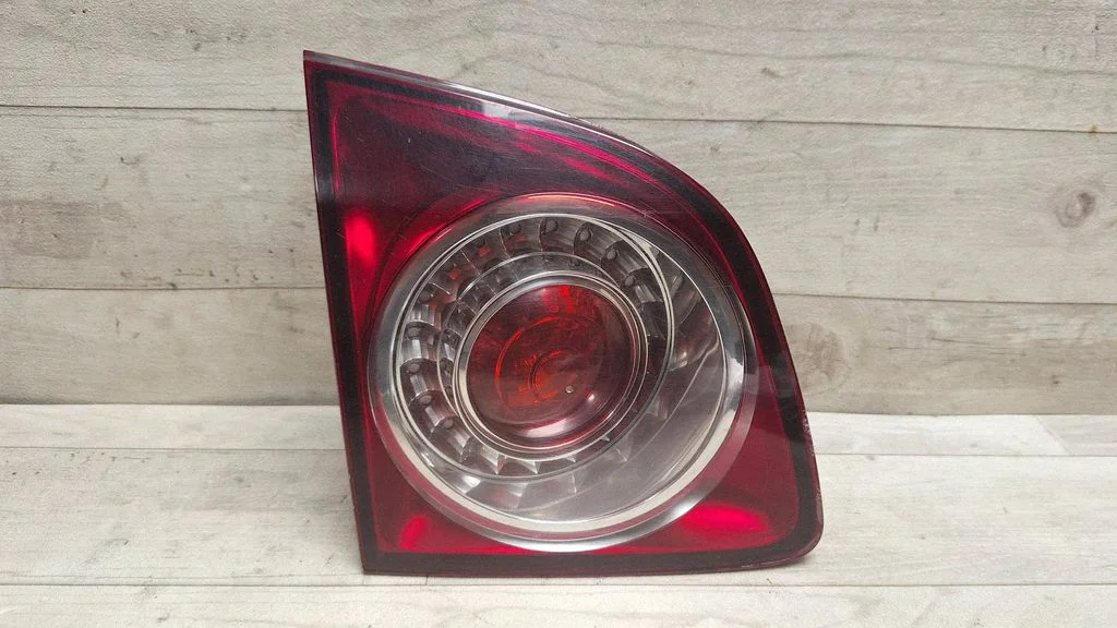 Tailgate rear/tail lights 5M0945093H