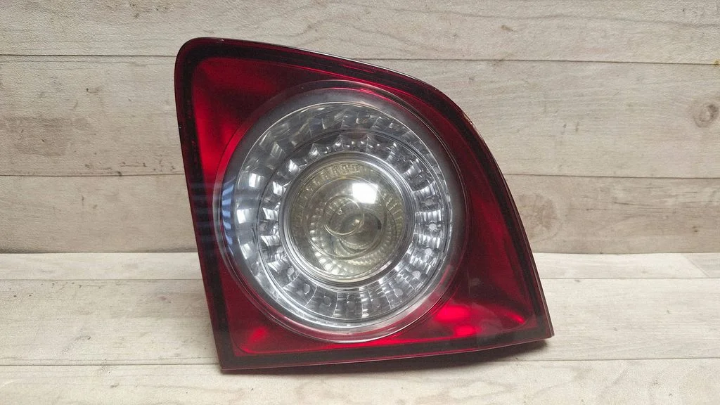 Tailgate rear/tail lights 5M0945094H