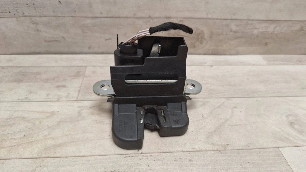 Tailgate/trunk/boot lock/catch/latch – Volkswagen Golf Plus (2005-2013)