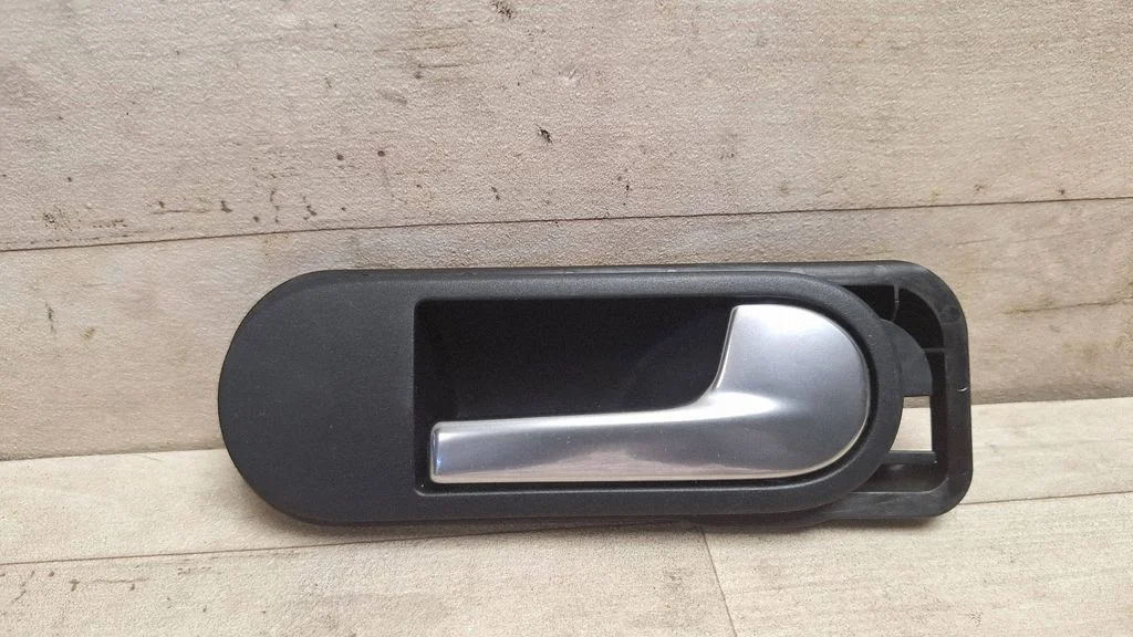 Rear door interior handle 5M0837198