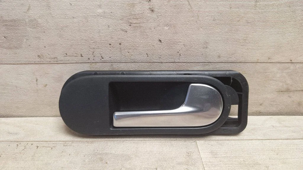 Front door interior handle 5M0837198