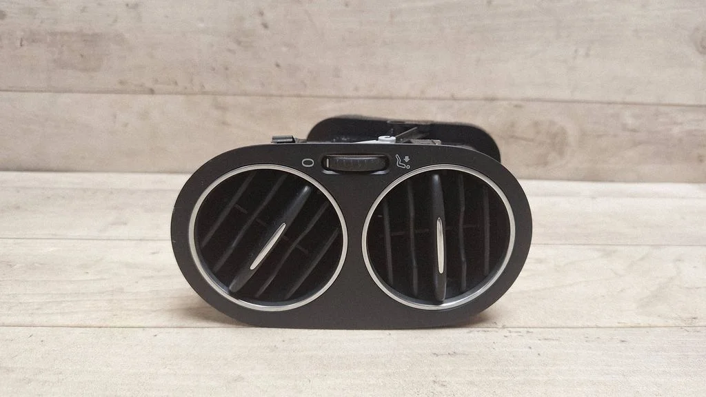 Dashboard side air vent grill/cover trim 5M0819710