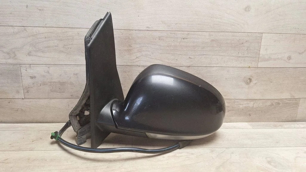 Front door electric wing mirror E1010836