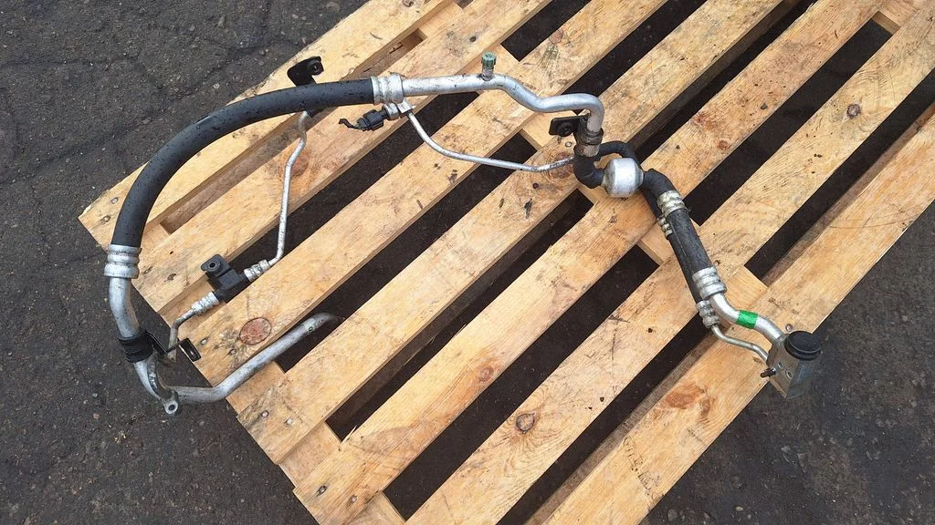 Air conditioning (A/C) pipe/hose