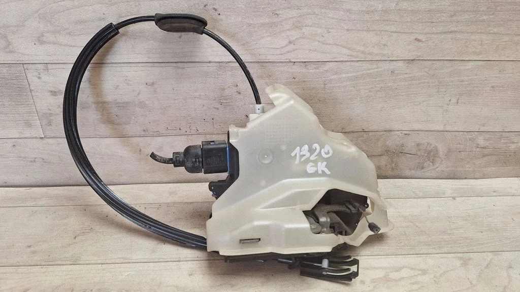 Rear door lock – rear left